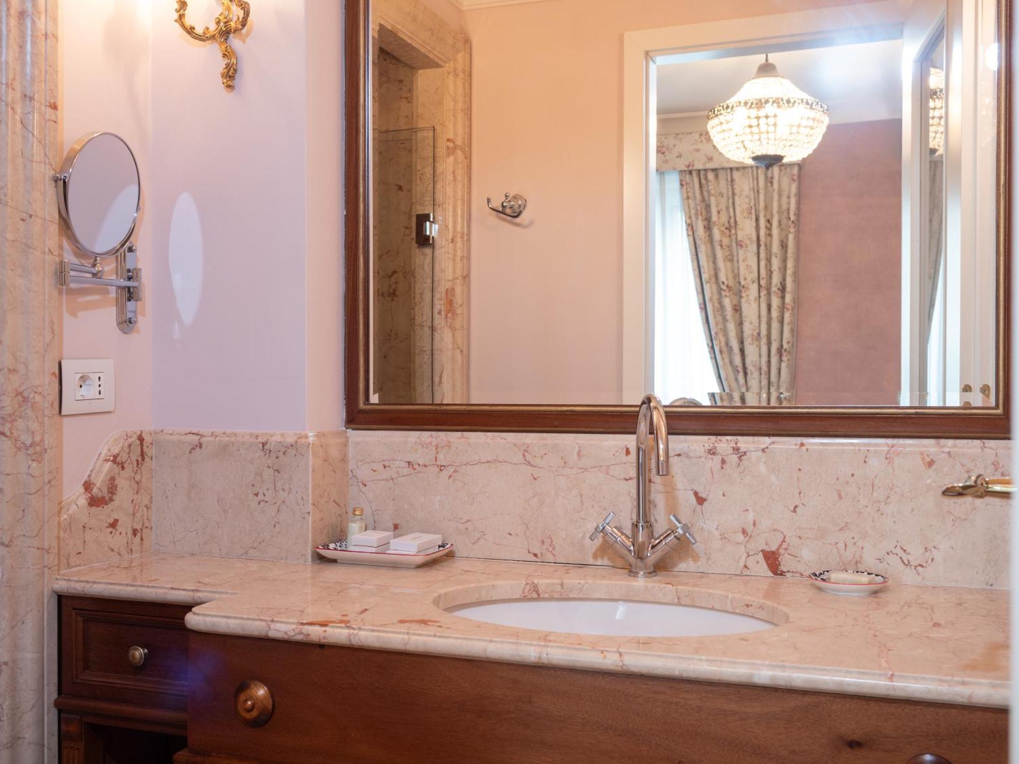 Ebel Boutique Hotel Τίρανα Εξωτερικό φωτογραφία