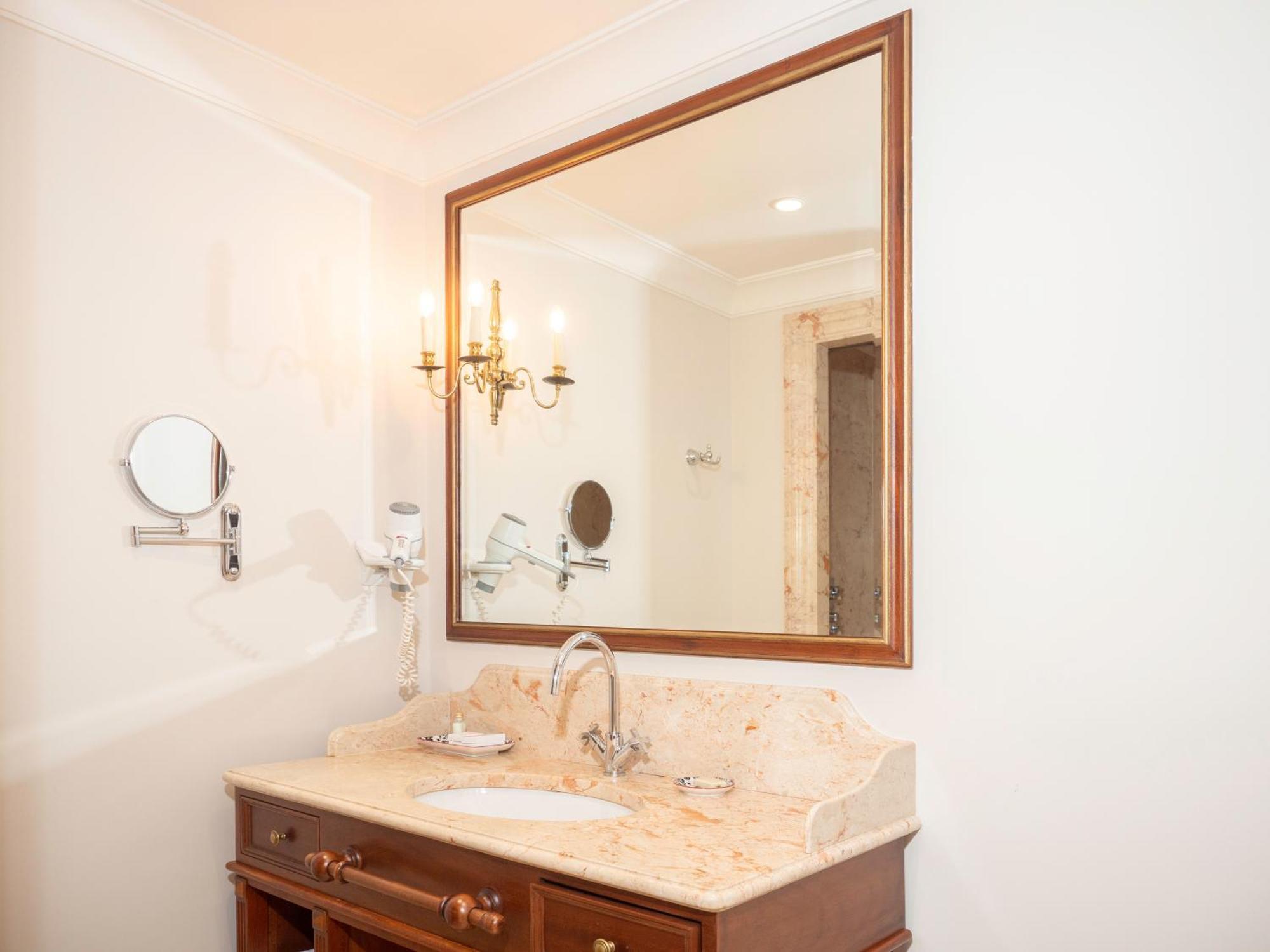 Ebel Boutique Hotel Τίρανα Εξωτερικό φωτογραφία