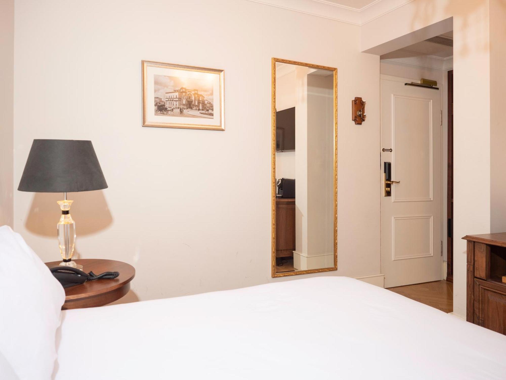 Ebel Boutique Hotel Τίρανα Εξωτερικό φωτογραφία