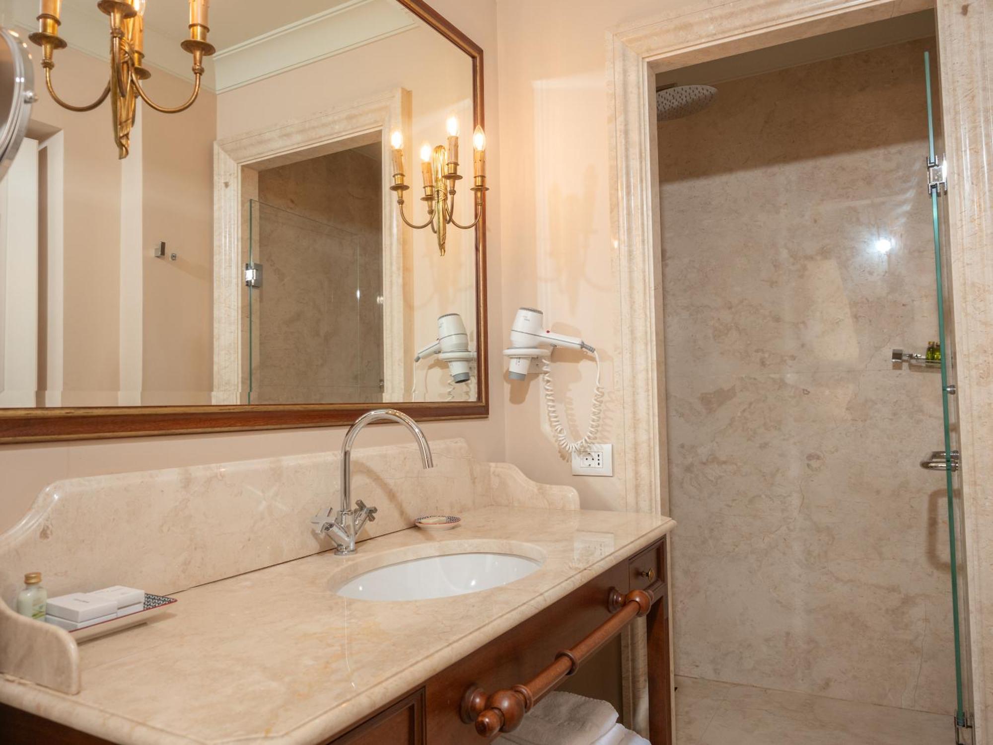Ebel Boutique Hotel Τίρανα Εξωτερικό φωτογραφία