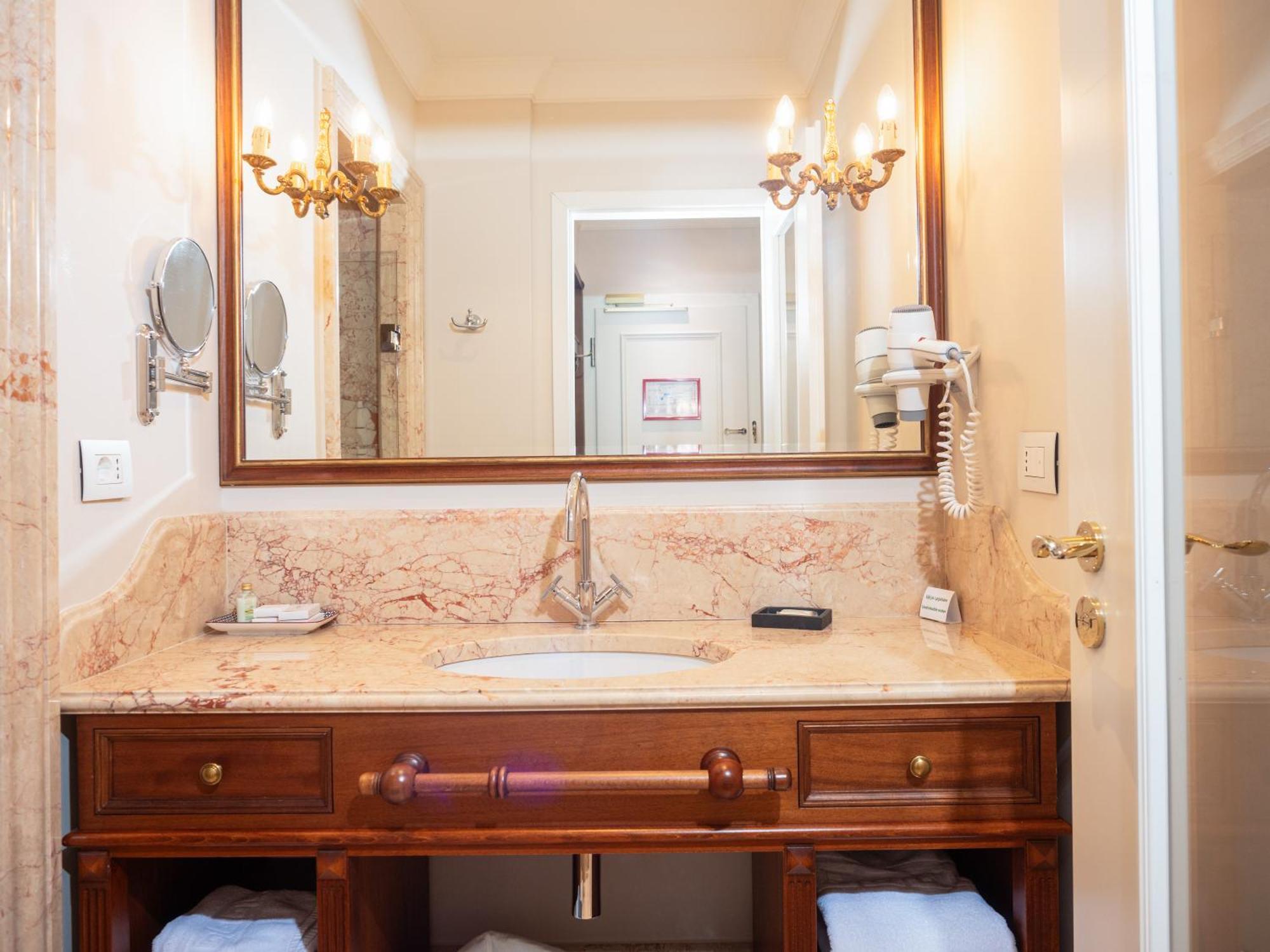 Ebel Boutique Hotel Τίρανα Εξωτερικό φωτογραφία